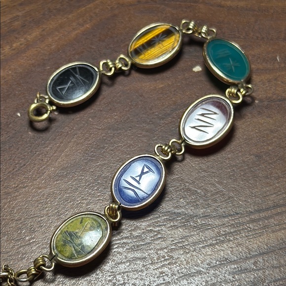 Vintage scarab Gemstone Bracelet with Gold Links